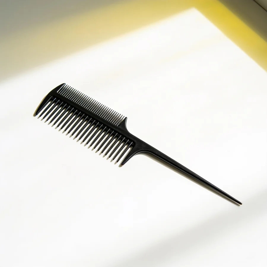 Tail Sectioning Comb in Ink black