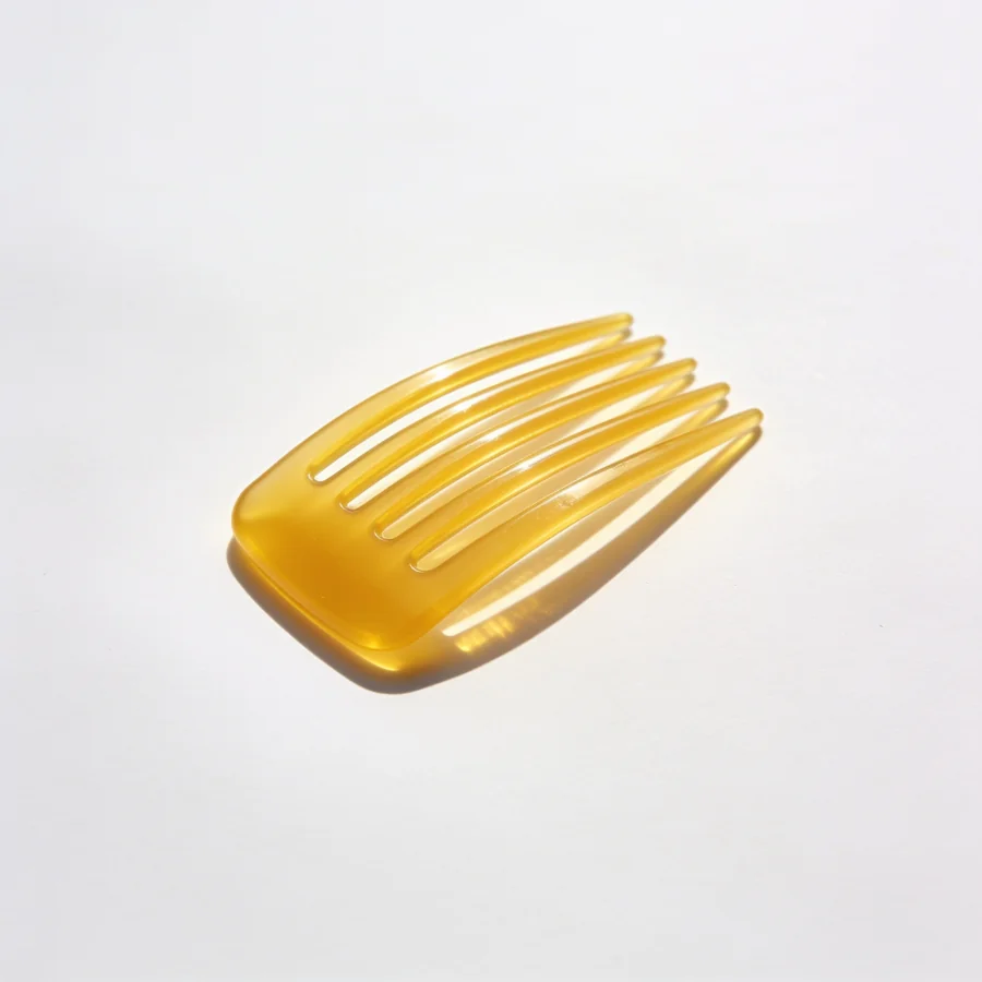 Lift Styling Pick in Sunflower yellow